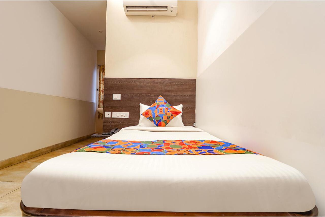 Fabhotel Karpagam - 900M From Nehru Stadium Коимбатур Экстерьер фото